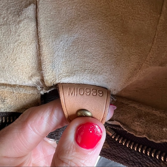 Vintage Louis Vuitton Looping GM Hobo Bag - Picture 8 of 15